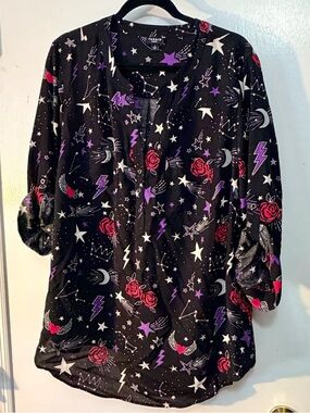 Torrid Harper Stars & Flowers Doodles Blouse - size 2
